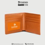 Hình ảnh ví ngang màu nâu thương hiệu Thiendi Luxury, làm từ da bò thật.